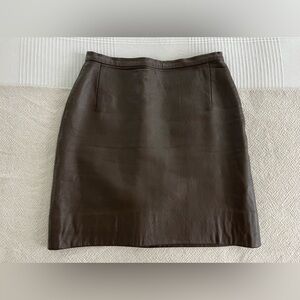 VINTAGE Krisskin dark LEATHER Brown Mini Skirt. Beautiful fall staple